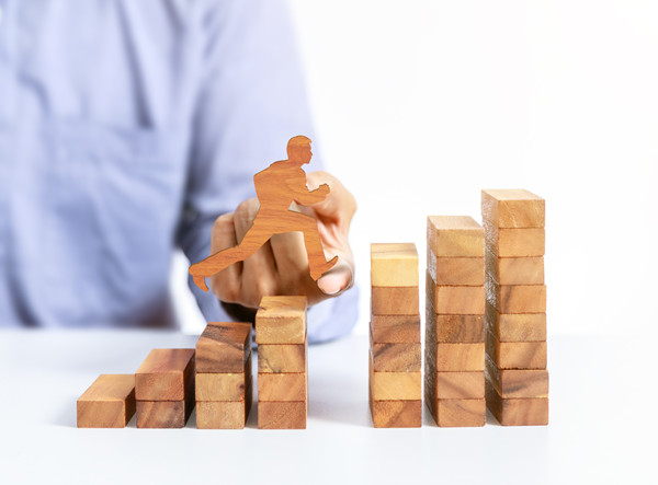 企業(yè)戰(zhàn)略規(guī)劃的步驟是什么？如何落地實(shí)施？