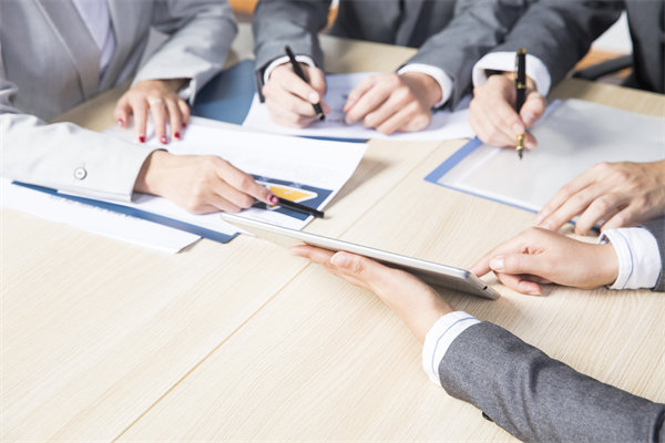 企業(yè)戰(zhàn)略與文化建設(shè)相結(jié)合，打造獨具特色的發(fā)展模式