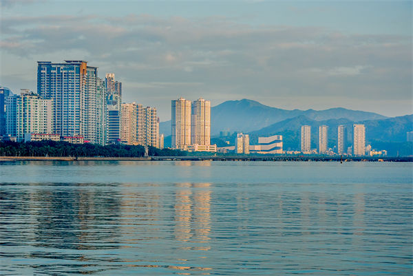 珠海戰(zhàn)略咨詢公司如何幫助企業(yè)制定長遠發(fā)展規(guī)劃？