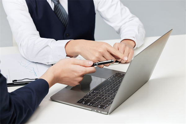 如何通過績效咨詢提升企業(yè)的整體運(yùn)營效率？