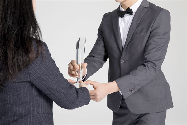 如何利用薪酬績效激勵，促進(jìn)跨部門合作與協(xié)調(diào)？