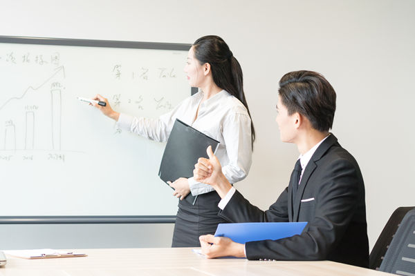 在制定績效目標(biāo)時，嚴(yán)格與靈活，如何把握？