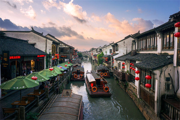 戰(zhàn)略管理如何精準(zhǔn)錨定小眾市場(chǎng)，挖掘潛在的藍(lán)海？