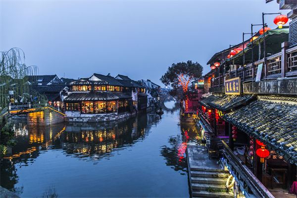 戰(zhàn)略規(guī)劃分析：村民不滿古鎮(zhèn)收門票，指引游客逃票